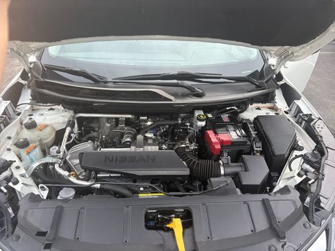 Used 2024 Nissan Rogue S AWD/4WD image 27