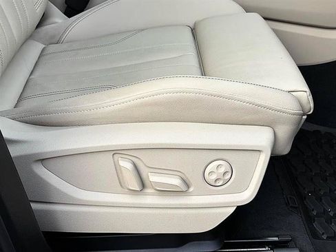 Used 2025 Audi Q5 2.0T Premium Plus AWD/4WD image 44