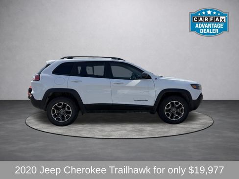 Used 2020 Jeep Cherokee Trailhawk w/ Cold Weather Group AWD/4WD image 2