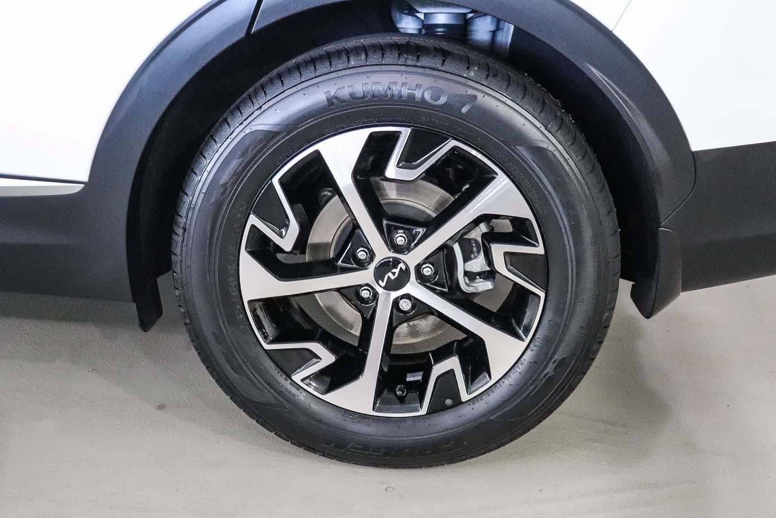 Used 2024 Kia Sportage EX FWD image 10