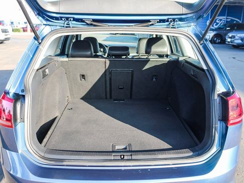 Used 2015 Volkswagen Golf S image 26