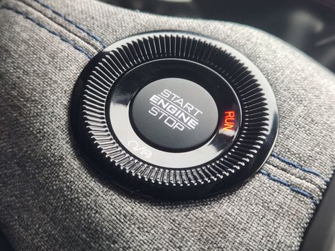 New 2026 Jeep Compass Latitude image 17