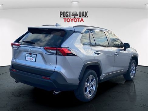 New 2025 Toyota RAV4 LE image 7