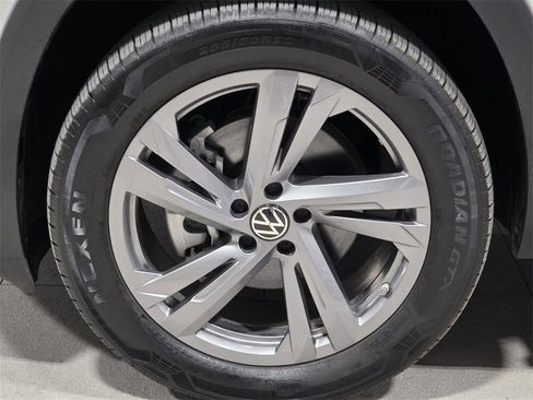 Used 2024 Volkswagen Atlas Cross Sport SEL R-Line image 10