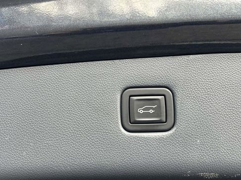 Used 2022 Chevrolet Blazer LT image 21