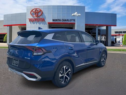 Used 2023 Kia Sportage EX FWD image 7