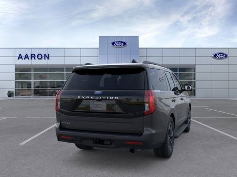 New 2026 Ford Expedition Active image 8