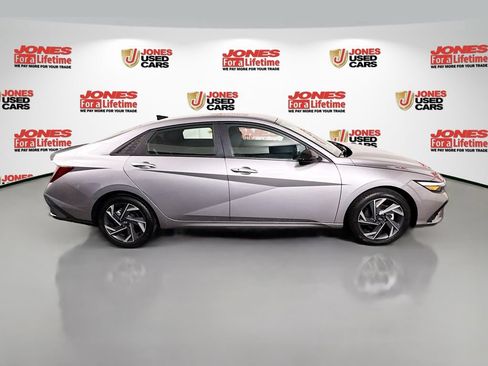 Certified 2025 Hyundai Elantra Sport FWD image 16