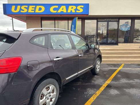 Used 2014 Nissan Rogue S w/ Convenience Package AWD/4WD image 3
