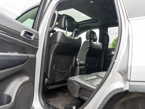 Used 2018 Jeep Grand Cherokee Limited AWD/4WD image 24