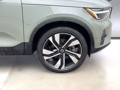 Certified 2023 Volvo XC40 B5 Plus w/ Driver Assist Package image 11