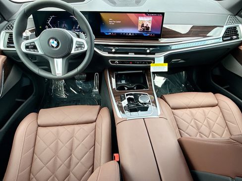 New 2026 BMW X5 xDrive40i w/ M Sport Package AWD/4WD image 16