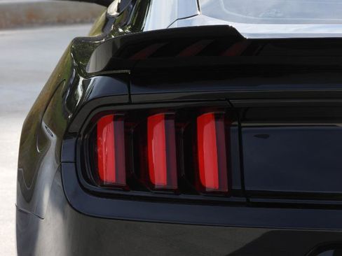 Used 2017 Ford Mustang GT w/ Black Accent Package RWD image 29