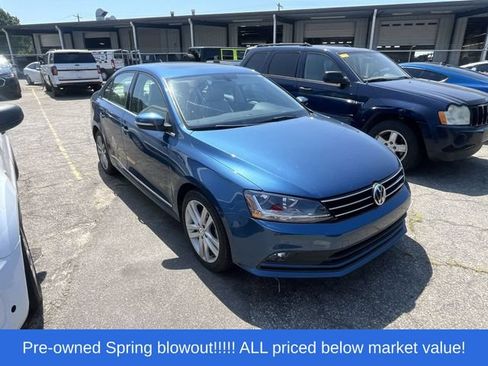 Used 2017 Volkswagen Jetta SEL FWD image 3