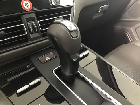 Certified 2026 Porsche Macan AWD/4WD image 40