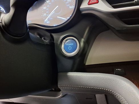 Certified 2021 Toyota Sienna XLE image 16