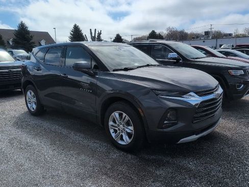 Used 2021 Chevrolet Blazer LT image 2