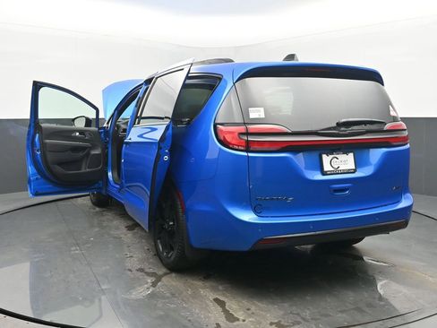 New 2026 Chrysler Pacifica Select w/ S Appearance Package AWD/4WD image 56