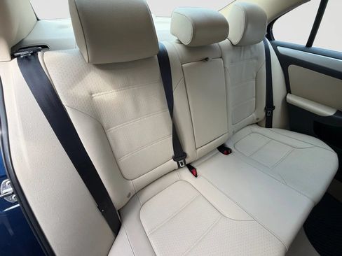 Used 2013 Volkswagen Jetta SE FWD image 18