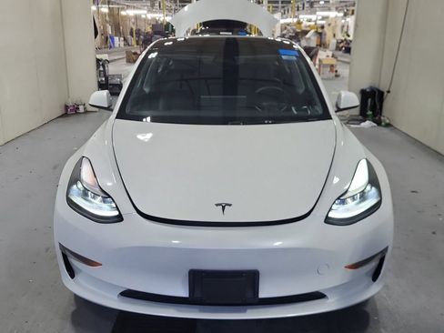 Used 2023 Tesla Model 3 Standard Range RWD image 2