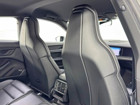 Used 2021 Porsche Taycan image 35