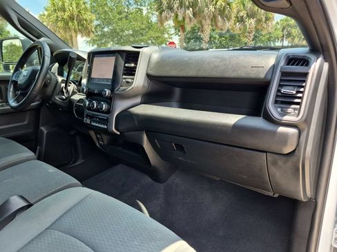 Used 2024 RAM 2500 Tradesman w/ Chrome Appearance Group AWD/4WD image 25