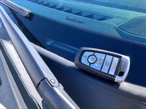 Used 2022 Ford Expedition Platinum image 11