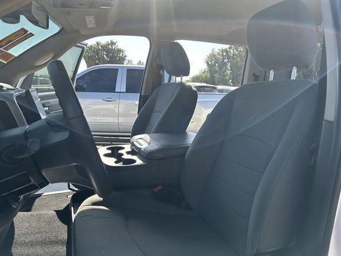 Used 2019 RAM 1500 Classic SLT image 26