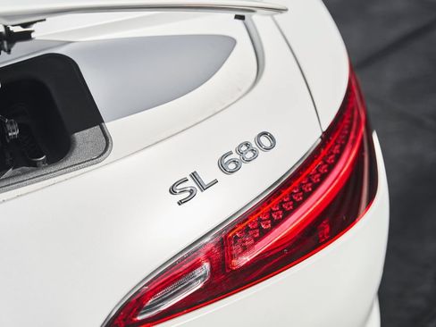 Used 2026 Mercedes-Benz Maybach SL 680 image 17