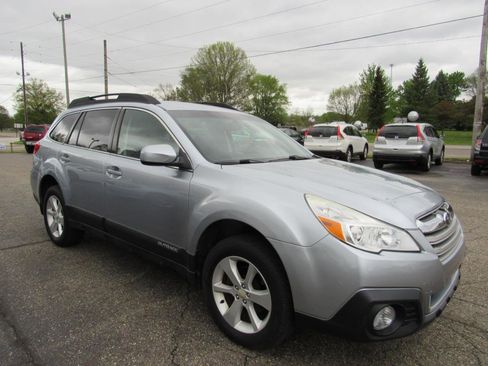 Used 2014 Subaru Outback 2.5i Premium w/ Popular Package #1B AWD/4WD image 21
