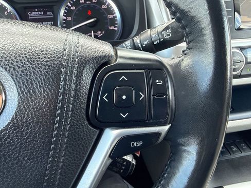 Used 2015 Toyota Highlander Plus AWD/4WD image 22
