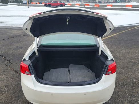 Used 2014 Chevrolet Impala LT w/ Convenience Package image 11