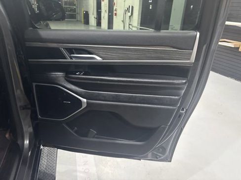 Used 2024 Jeep Wagoneer L Series II w/ Flexible Seating Group image 21