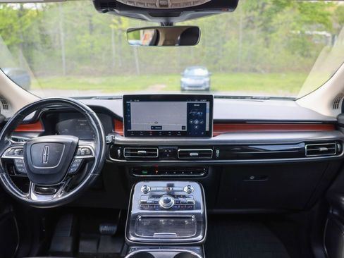 Used 2023 Lincoln Nautilus Reserve AWD/4WD image 28