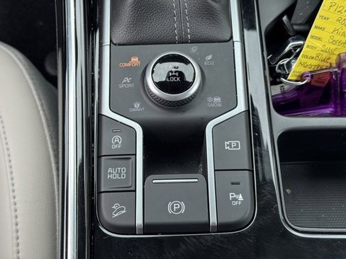 Certified 2022 Kia Sorento SX image 28