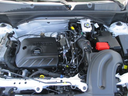 Used 2024 Chevrolet TrailBlazer LT w/ LT Cold Weather Package FWD image 24