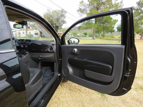 Used 2013 FIAT 500 Lounge FWD image 13