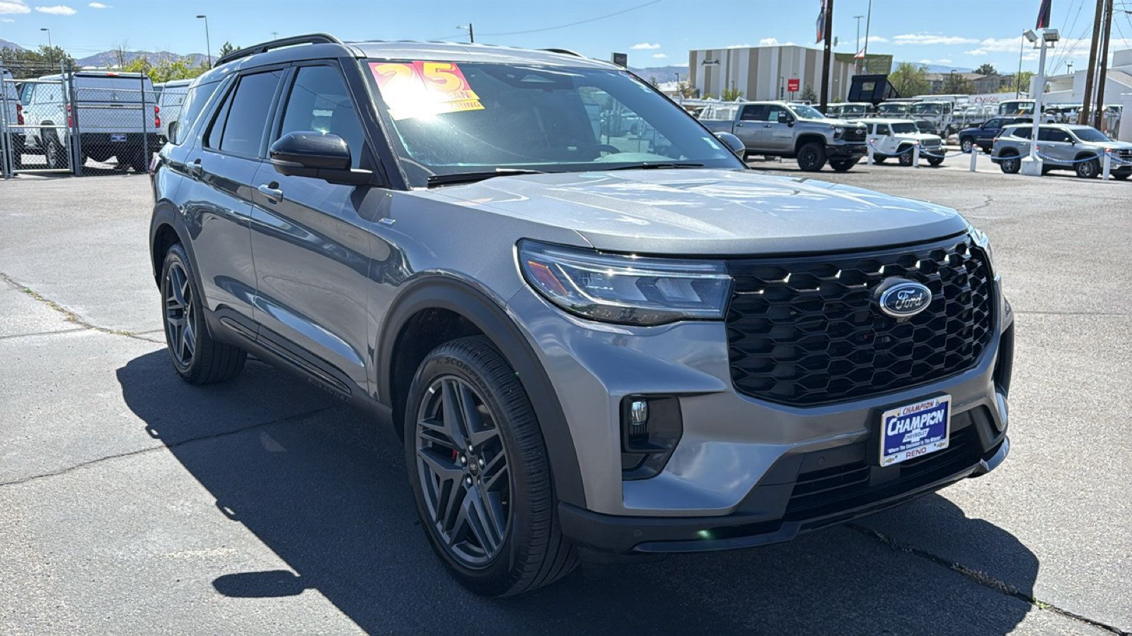 Used 2025 Ford Explorer ST-Line w/ ST-Line Street Pack AWD/4WD image 3