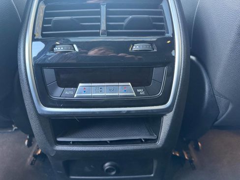 Used 2021 BMW X5 xDrive40i w/ M Sport Package image 29