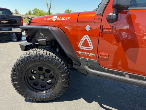 Used 2014 Jeep Wrangler Unlimited Sport AWD/4WD image 37
