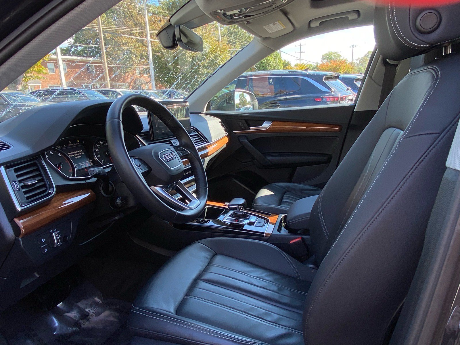 Used 2023 Audi Q5 2.0T Premium w/ Convenience Package AWD/4WD image 11