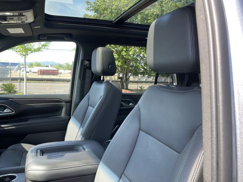 Used 2022 Chevrolet Tahoe Z71 w/ Luxury Package AWD/4WD image 20