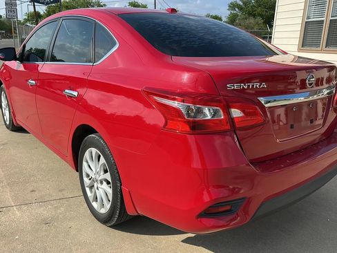 Used 2018 Nissan Sentra SV image 3