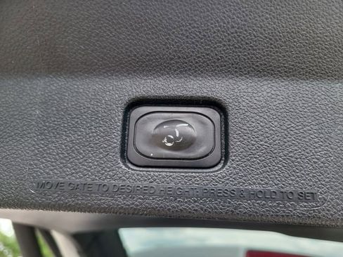 Used 2018 Ford Explorer Limited w/ Equipment Group 301A FWD image 13