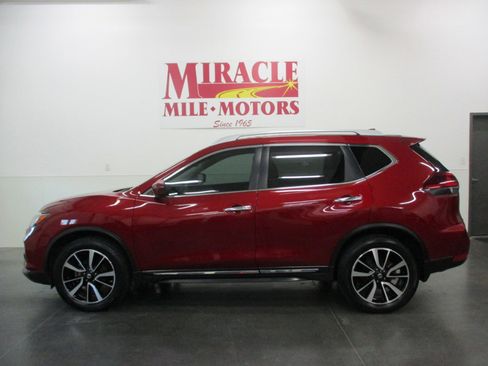 Used 2020 Nissan Rogue SL w/ Premium Package image 2
