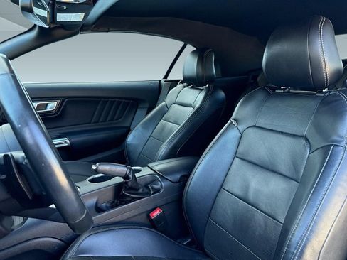 Used 2018 Ford Mustang Premium image 21