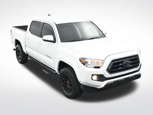 Used 2022 Toyota Tacoma SR5 w/ Technology Package image 22