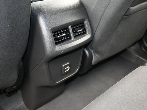 Used 2021 Chevrolet Equinox LS image 31