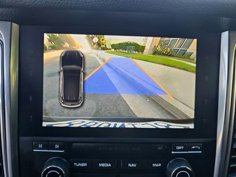 Used 2018 Porsche Macan Sport Edition image 18