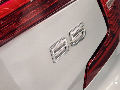 Used 2024 Volvo S60 B5 Core image 13